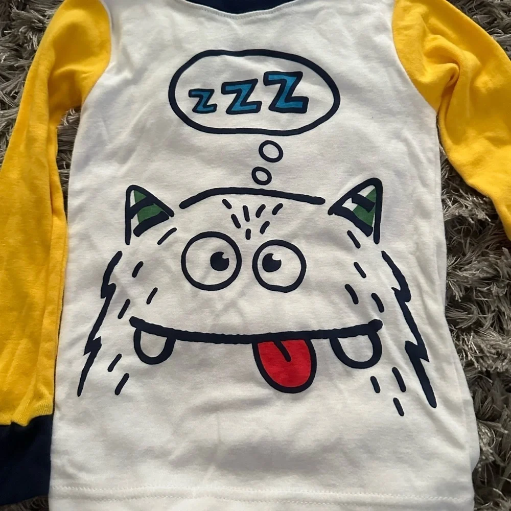 Carters 4T boy pajama tops 2pcs
